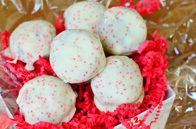 Peppermint Oreo Bites in red paper