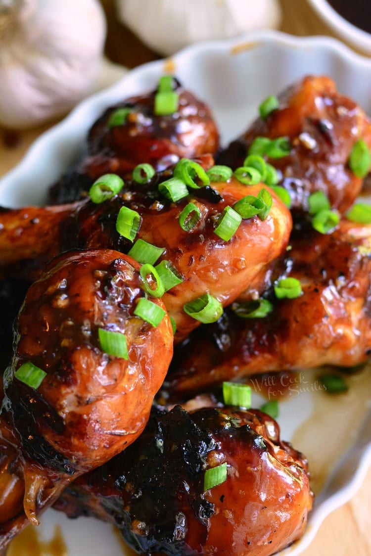 Sweet Garlic Grilled Chicken Drumsticks on a serving plater
