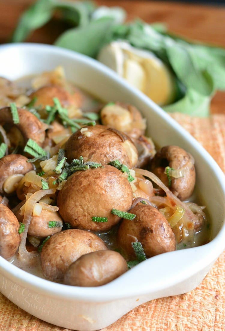 Mushrooms with Garlic and Sage in White Wine Sauce