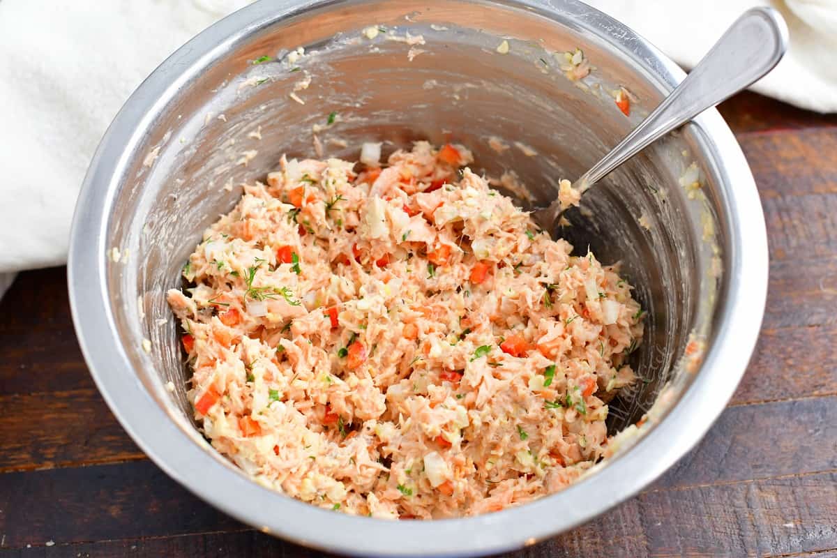 The ingredients for the patties have been mixed thoroughly.